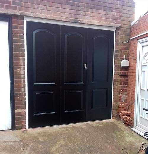 bi-fold centre door garage