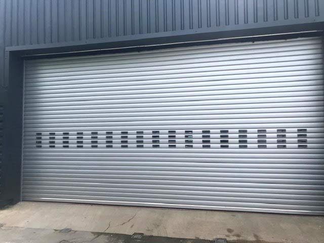 IndustrialBL95InsulatedRollerShutterDoor01 Industrial BL95 Insulated Roller Shutter Door External View