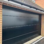 Sectional double-door black insulated 40mm L ribbed