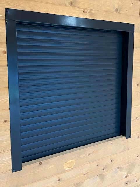 Extruded aluminium compact serving-hatch shutter client-side closed