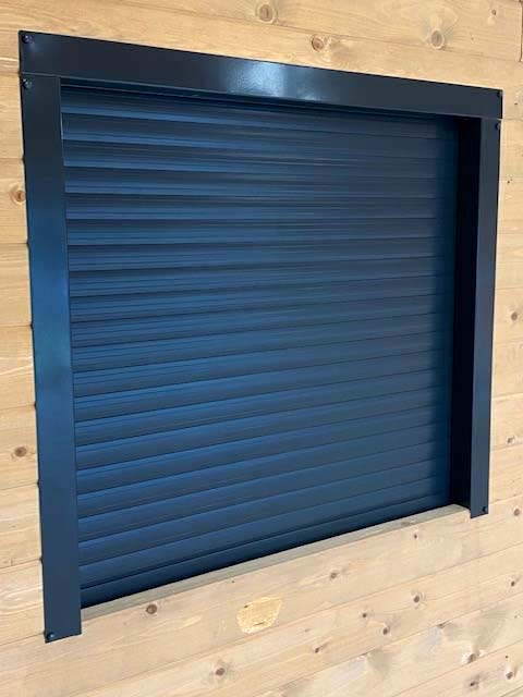 Extruded-aluminium-compact-serving-hatch-shutter-client-side Extruded aluminium compact serving-hatch shutter client-side closed