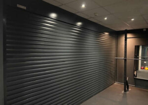 Insulated roller door